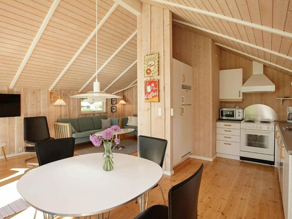 5 Person Holiday Home In Esbjerg V Quarto foto